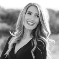 Portrait of Jen Olmstead